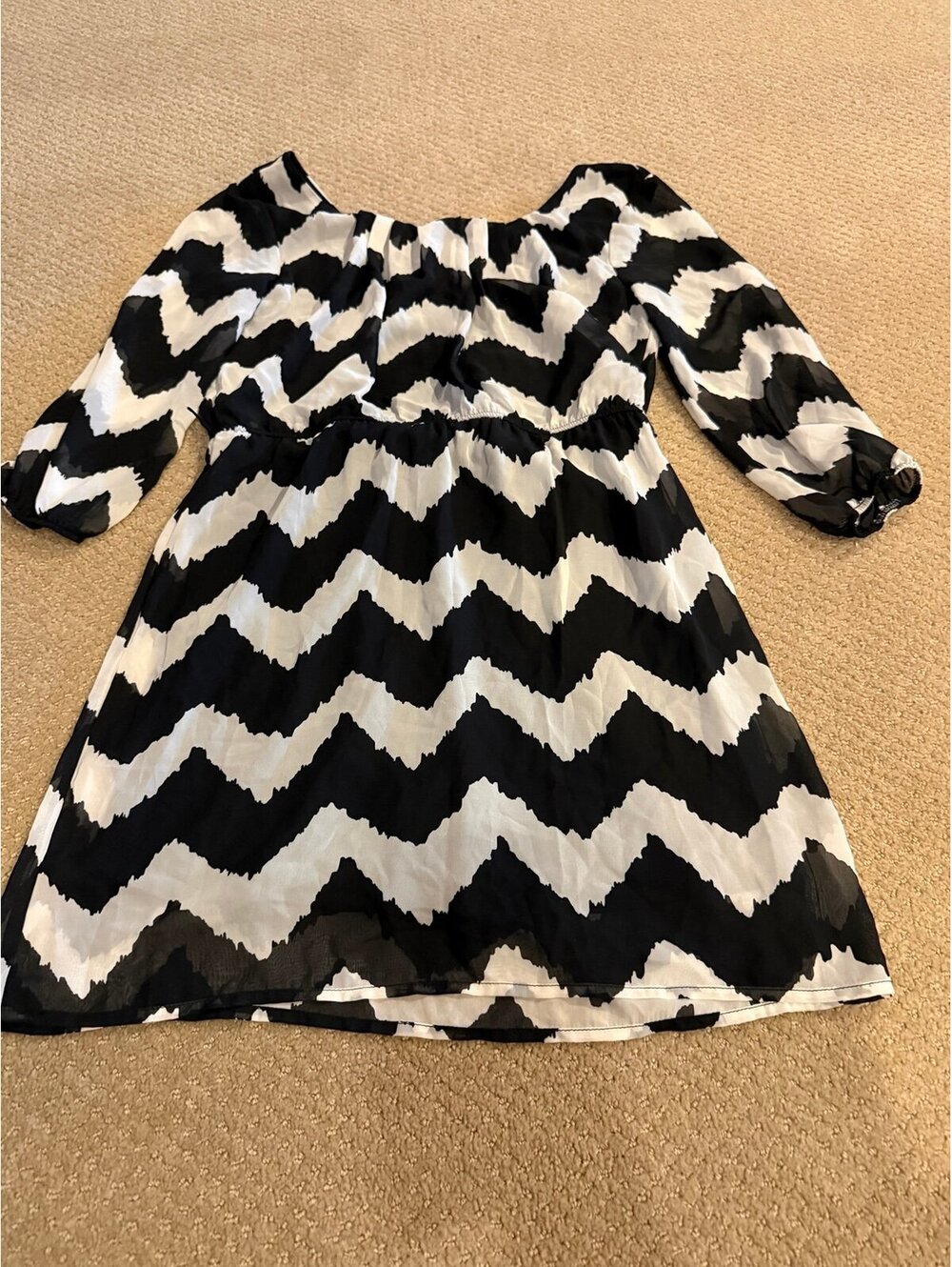 Love reign small dress black/white